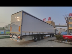 Semi-trailer aan de voorzijde van het gordijn
