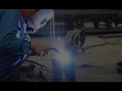 een containerdrager-half-aanhanger